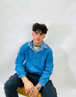 Thumbnail 1 of 4