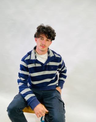 Thumbnail 2 of 4