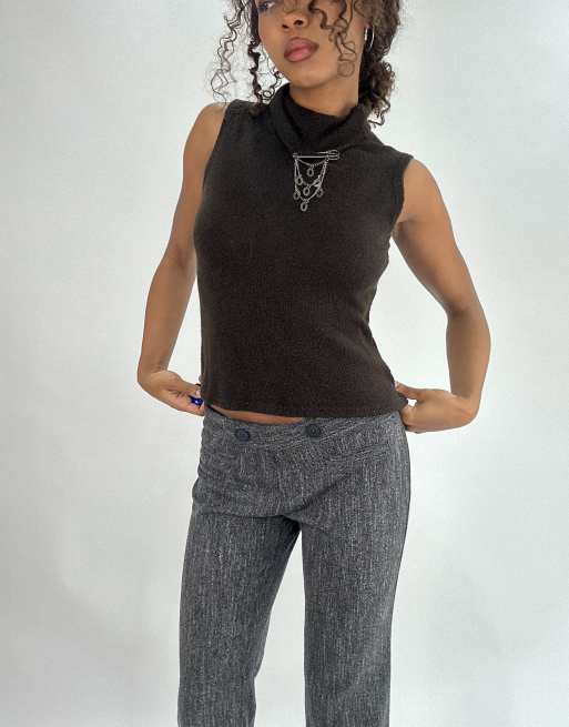 Vintage sleeveless turtleneck in brown