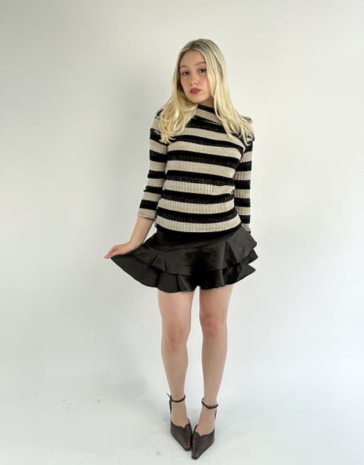 Vintage small double ruffle mini skirt in dark brown, 4 of 4