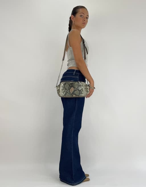 Vintage snakeprint crossbody bag in green, 2 of 4