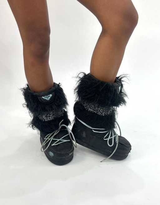 Vintage snow boots in black