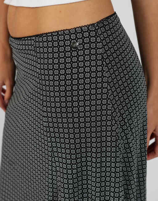 Vintage S.Oliver S woven midi skirt in black, 4 of 4
