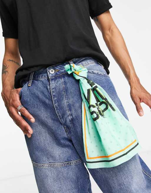 Vintage Supply - Bandana met 'TV' print in groen, 2 van 4