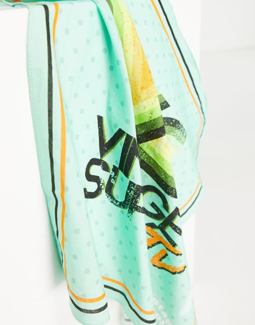 Vintage Supply - Bandana met 'TV' print in groen, 3 van 4