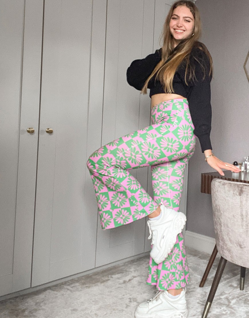 фото Vintage supply flare trousers in retro print co-ord-мульти