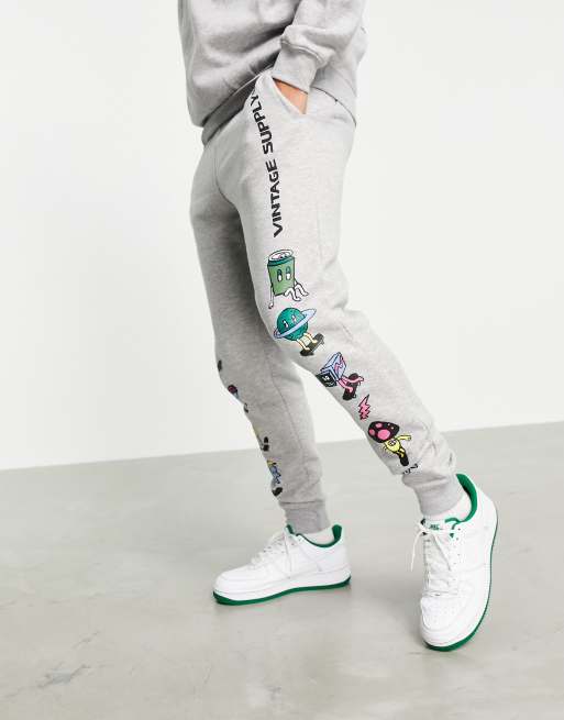 Vintage Supply - Joggingbroek met retro skateprint in grijs
