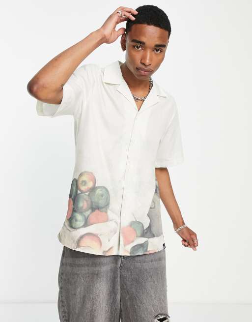 Vintage Supply – Kurzärmliges Hemd in Ecru mit Reverskragen und Obstschalen-Placement-Druck