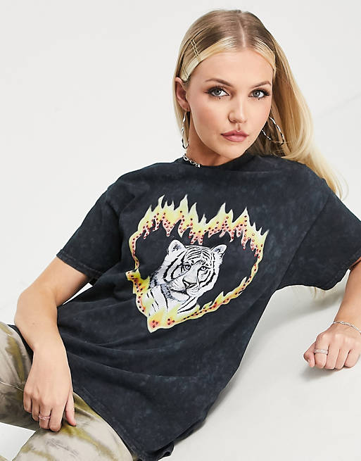 Vintage Supply – Svarttvättad t-shirt med flammande tiger och strass