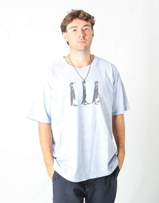 Vintage The Mountain xl t-shirt in light blue