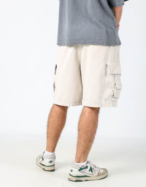 Vintage Timberland 38x22 canvas cargo shorts in beige, 2 of 4