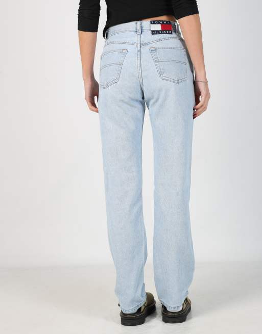 Vintage Tommy Hilfiger 28x46 denim jeans in light blue, 2 of 4