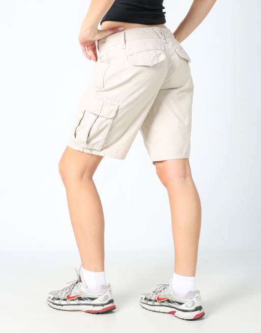 Vintage Tommy Hilfiger 32x17 canvas cargo shorts in beige, 2 of 4
