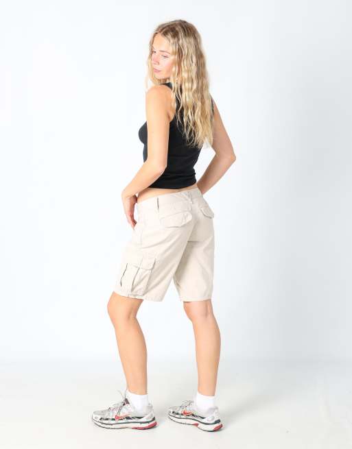 Vintage Tommy Hilfiger 32x17 canvas cargo shorts in beige, 3 of 4