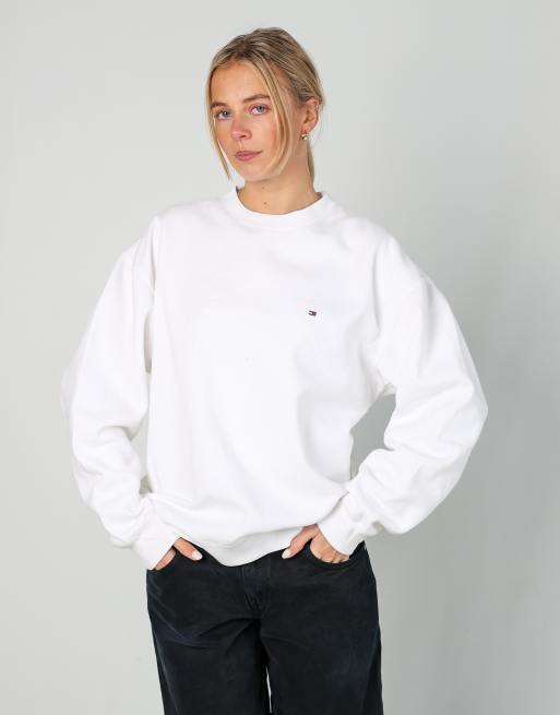 Vintage Tommy Hilfiger m sweatshirt in white