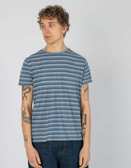 Vintage Tommy Hilfiger m t-shirt in blue