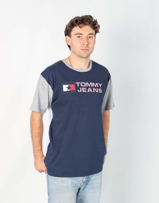 Vintage Tommy Hilfiger m t-shirt in navy blue