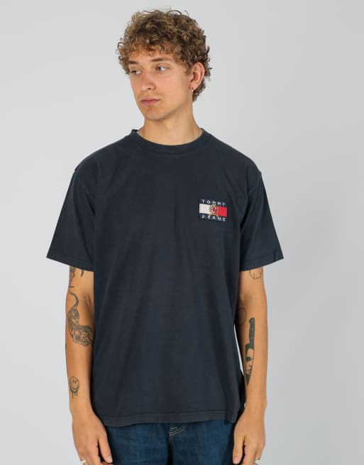 Vintage Tommy Hilfiger xl t-shirt in navy blue