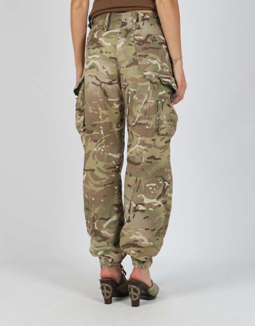 Vintage Unbranded S cargo pants in light green, 4 of 4