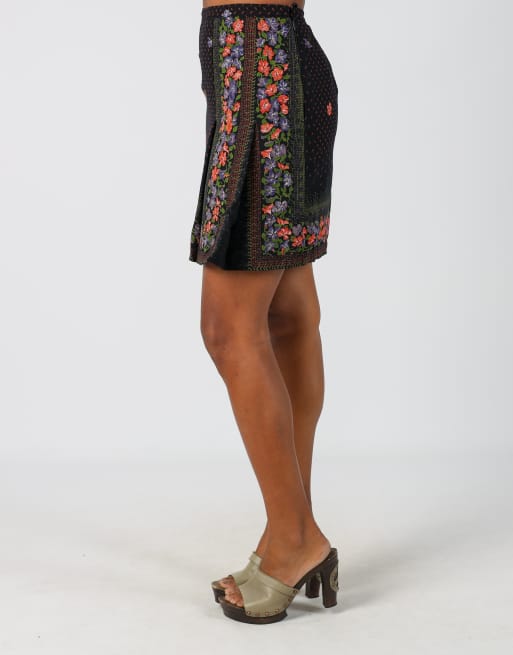 Vintage Unbranded XS woven mini skirt in black, 2 of 4