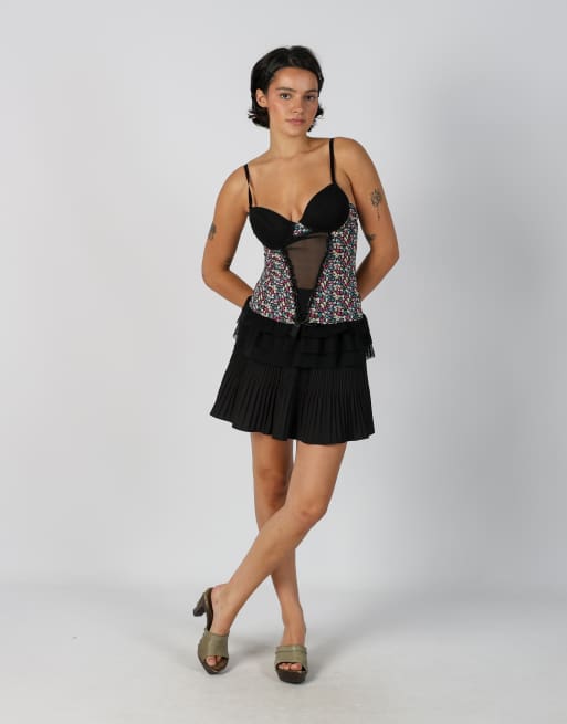 Vintage Unbranded XS woven mini skirt in black, 1 of 4