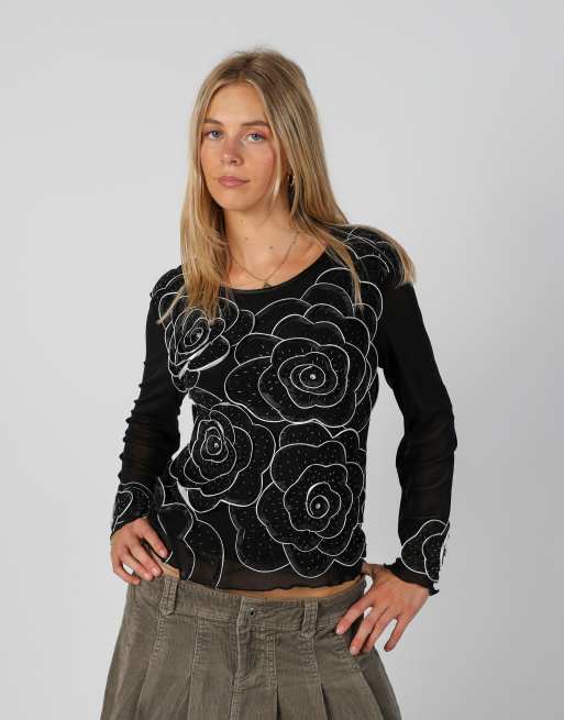 Vintage Urban Renewal M long sleeve top in black, 1 of 4