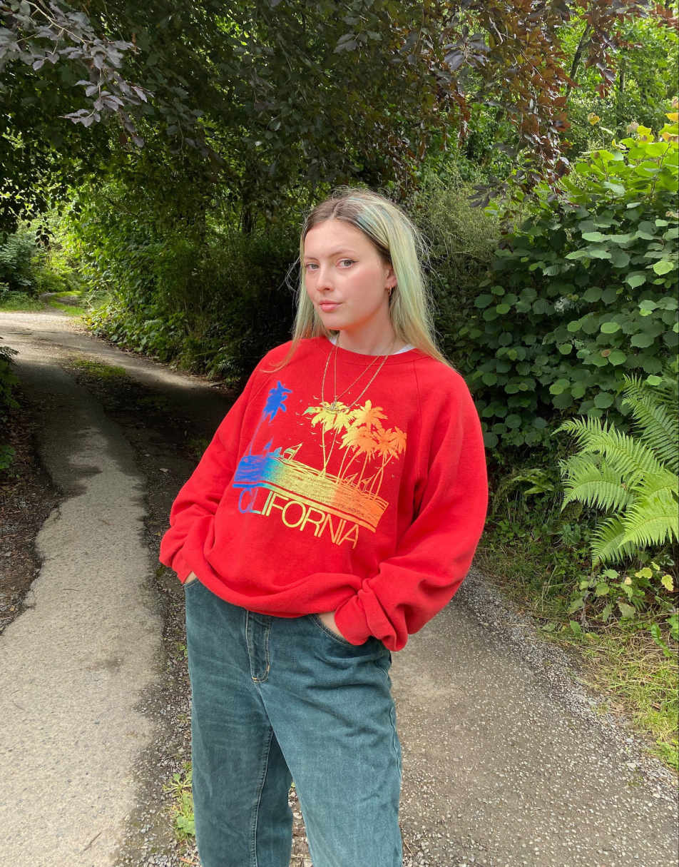 Vintage USA California Size XL Sweatshirt in Red