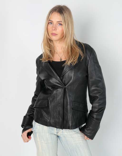 Vintage Vera Pelle M leather jacket in black