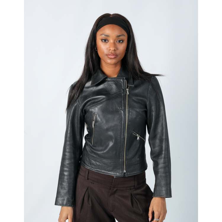 210172047-1-black?$n_750w$&wid