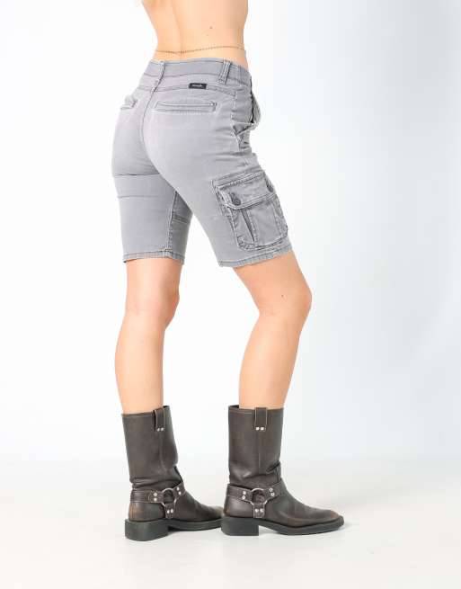 Vintage Wrangler 28x19 canvas cargo shorts in grey