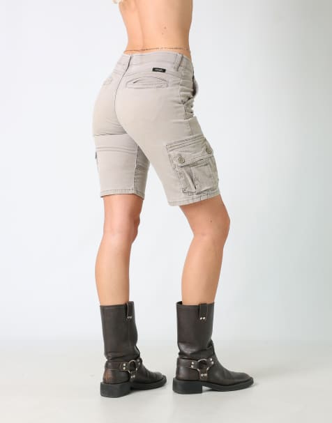 Vintage Wrangler 28x19 canvas cargo shorts in tan - view 1