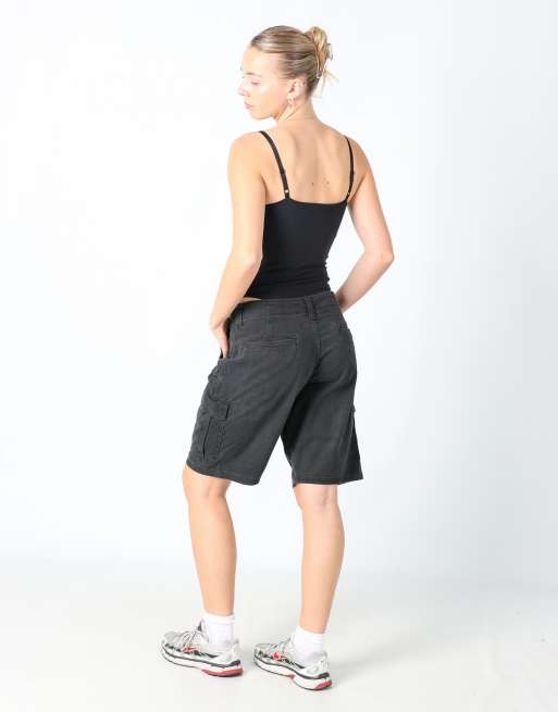 Vintage Wrangler 30x20 canvas cargo shorts in black, 3 of 4