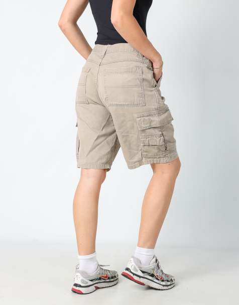Vintage Wrangler 30x21 canvas cargo shorts in beige - view 1