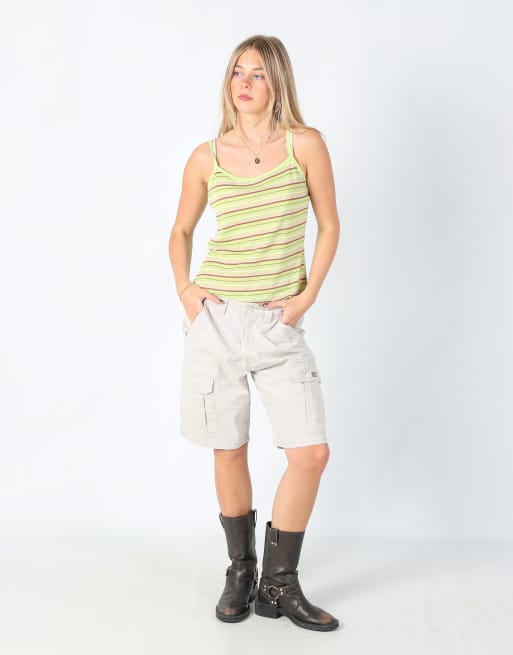 Vintage Wrangler 30x21 canvas cargo shorts in cream