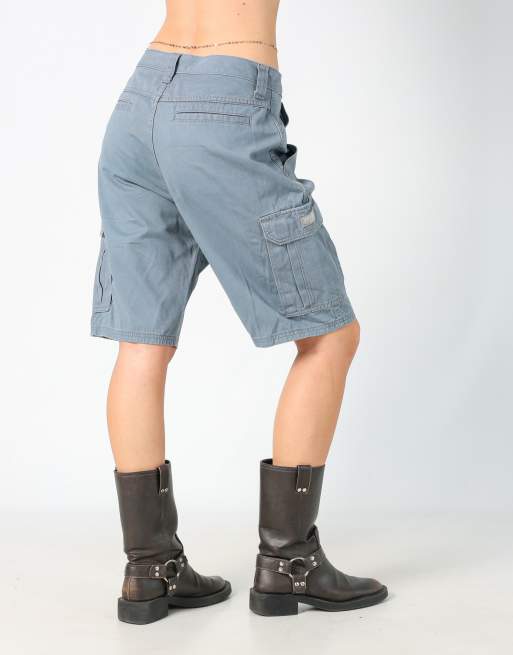 Vintage Wrangler 30x22 canvas cargo shorts in light blue