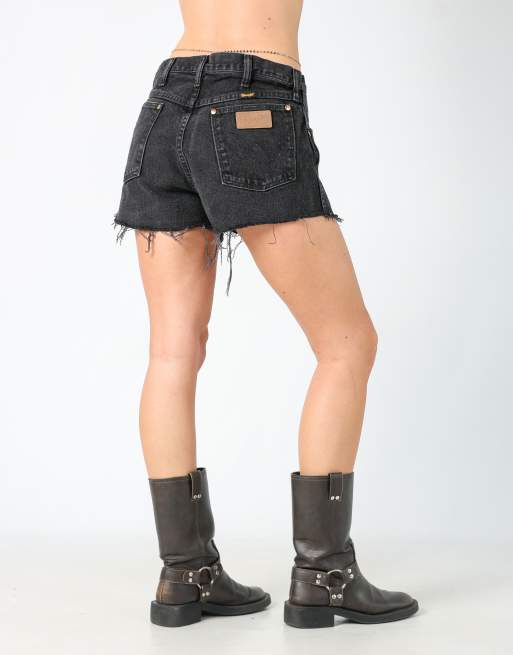 Vintage Wrangler 31x11 denim shorts in black