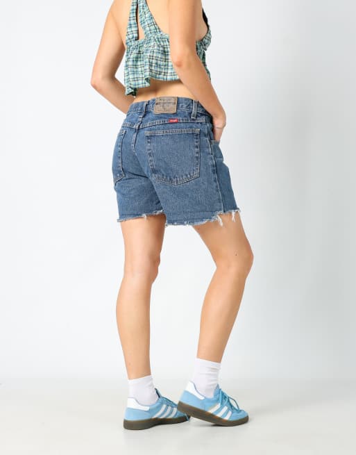 Vintage Wrangler 32x15 denim shorts in blue, 4 of 4