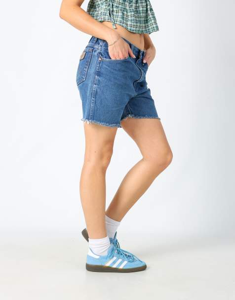 Vintage Wrangler 32x15 denim shorts in blue - view 1