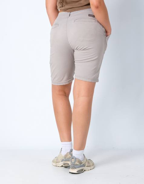 Vintage Wrangler 32x20 Canvas Cargo Shorts Beige - view 1