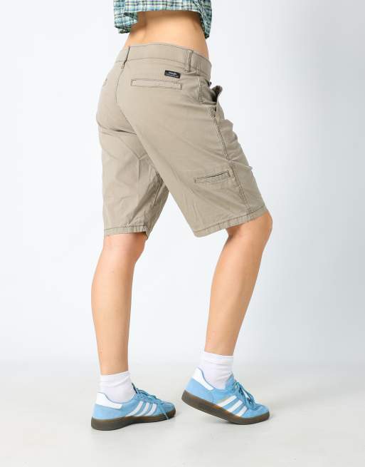 Vintage Wrangler 32x20 canvas cargo shorts in beige, 2 of 4