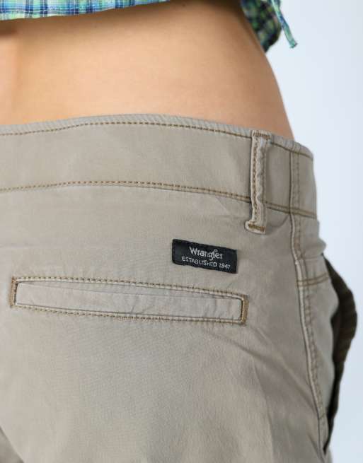 Vintage Wrangler 32x20 canvas cargo shorts in beige, 4 of 4