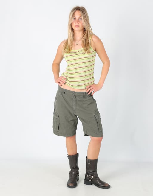 Vintage Wrangler 32x20 canvas cargo shorts in dark green