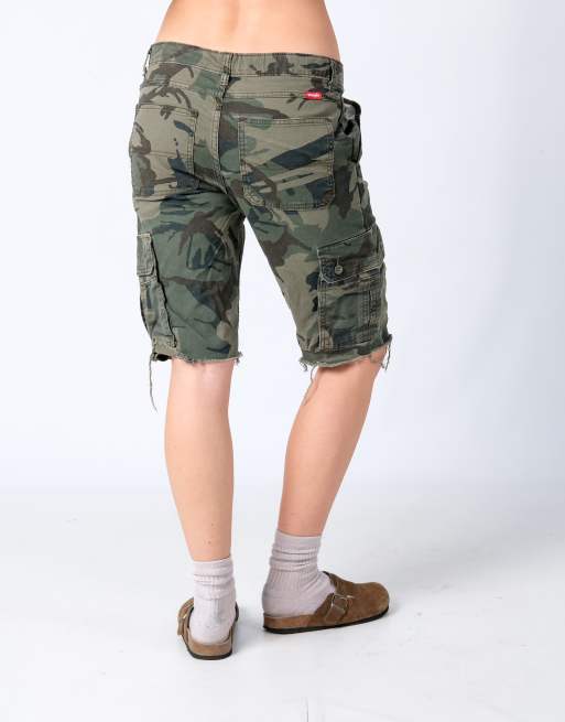 Vintage Wrangler 32x20 Canvas Cargo Shorts Khaki Green, 2 of 4
