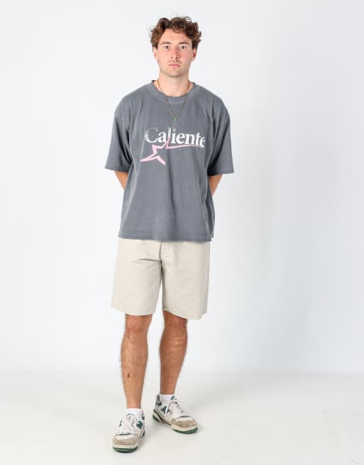 Vintage Wrangler 32x21 canvas cargo shorts in beige