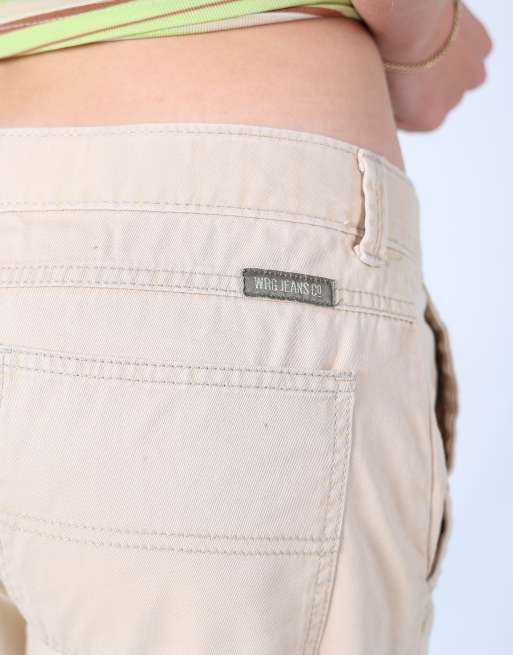 Vintage Wrangler 32x22 canvas cargo shorts in cream, 4 of 4