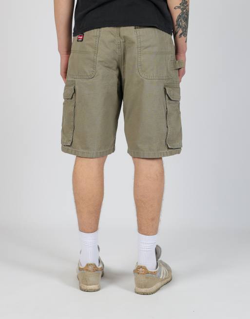 Vintage Wrangler 32x22 canvas cargo shorts in dark green