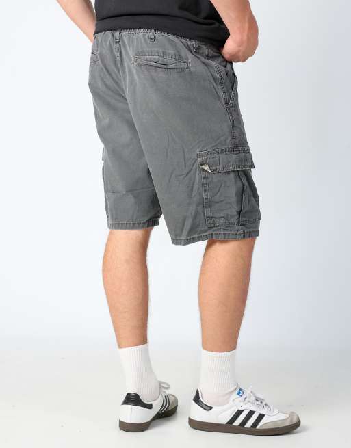 Vintage Wrangler 32x23 canvas cargo shorts in charcoal grey