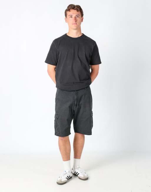 Vintage Wrangler 32x28 canvas cargo shorts in black