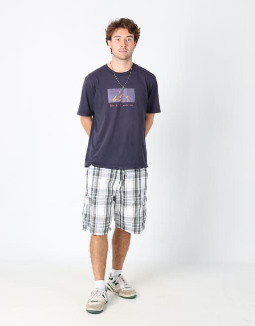 Vintage Wrangler 32x57 canvas cargo shorts in ivory