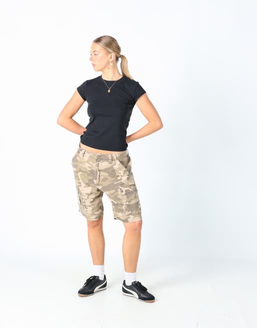 Vintage Wrangler 33x18 canvas cargo shorts tan